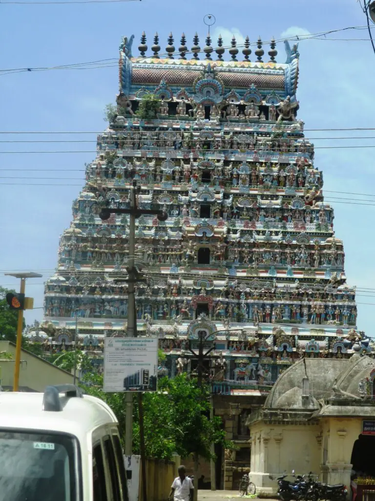 Thiruvidaimaruthur temple timings: